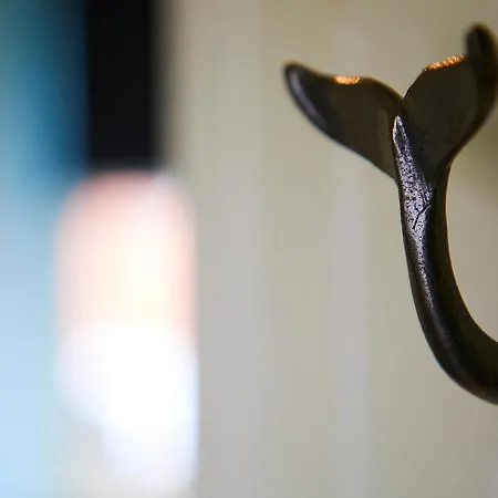 Boutique Fisherman's In Old Town Scarborough