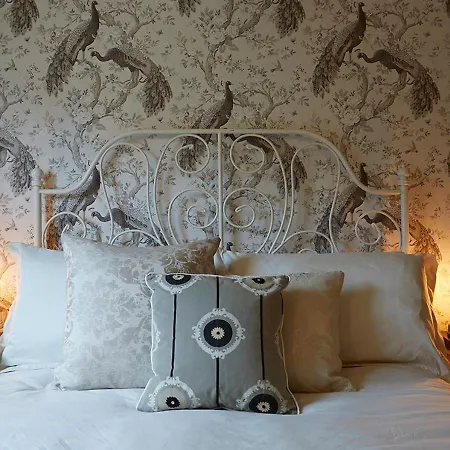 Boutique Fisherman's In Old Town Scarborough